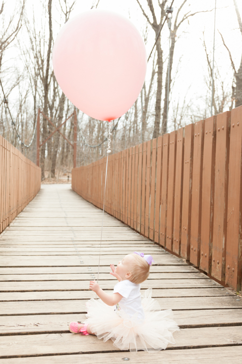  This is the winning shot right here, she's looking up at that big pink balloon! 