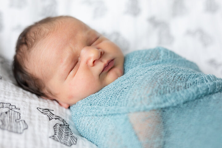 in home newborn photo shoot in tulsa oklahoma